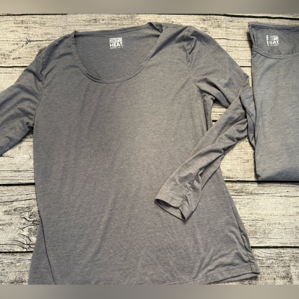 Like new! 32 degrees brand Thermal base layer long sleeve, great for layering